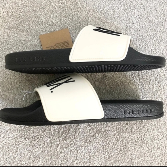 NWT Women's Rae Dunn Slides - Picture 4 of 6